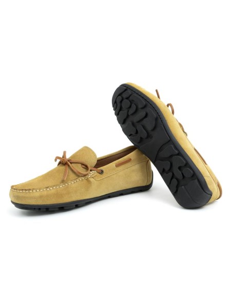 Moustache suede moccasin