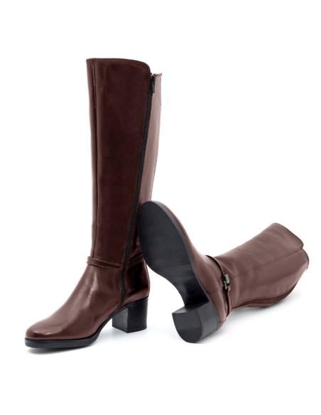 Botas de mujer de piel con aplique metálico color marrón