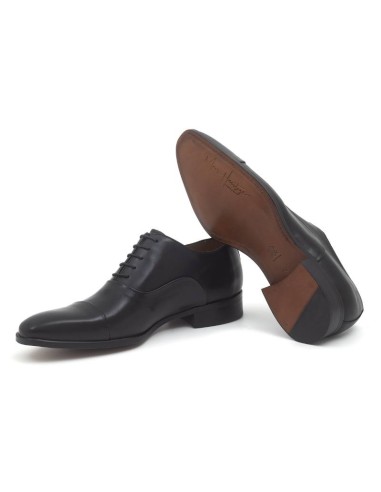 Black leather Oxford