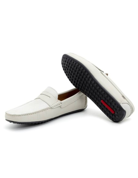 Mocasín de piel con antifaz color blanco