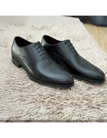 Black leather Oxford