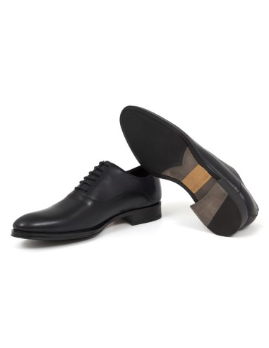 Black leather Oxford