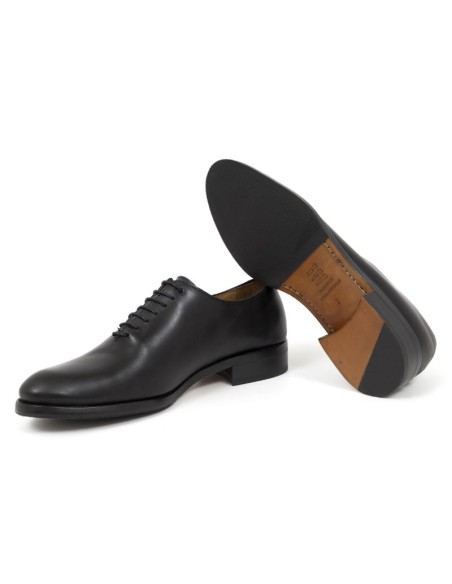 Black leather Oxford