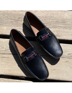 Mocasín de piel con hebilla color negro 2
