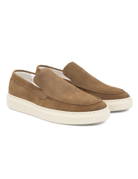 Mocasín de ante liso color cuero