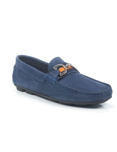 Mocasín de ante con hebilla color azul