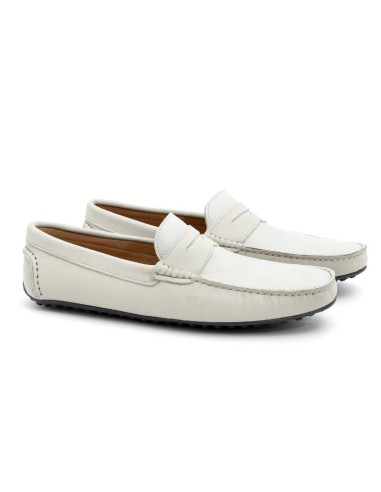 Mocasín de piel con antifaz color blanco