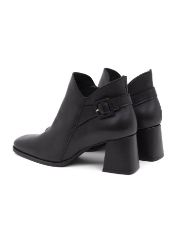 Black solid color women's boots