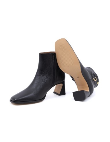 Black solid color women's boots