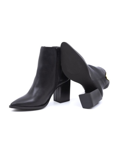 Black solid color women's boots