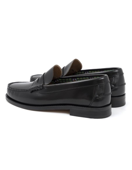 Black leather Castellanos