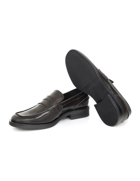 Brown leather women's moccasins