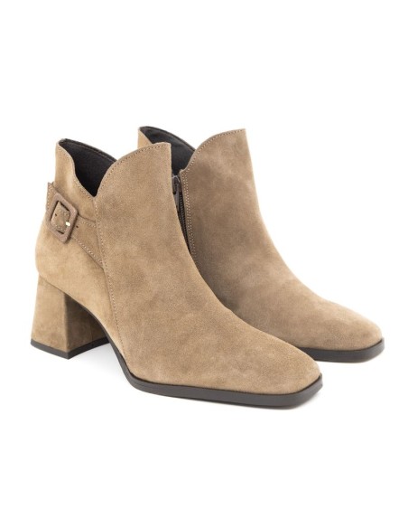 Botines de mujer de ante liso color beige