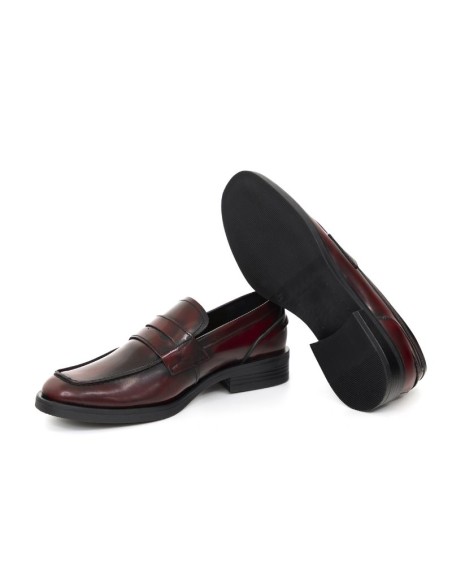 Burgundy leather women's mocassins