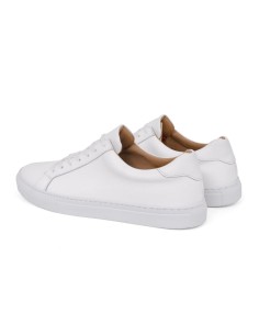 Deportivo de piel liso color blanco 2