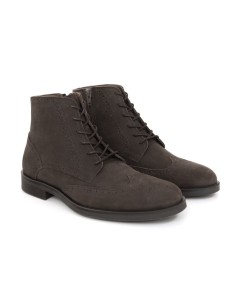 Brown nubuck boot