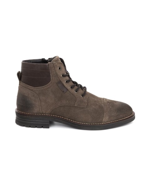Beige suede boot