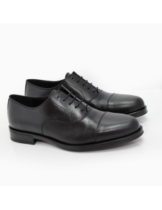 Black leather Oxford