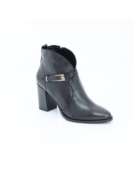 Black solid color women's boots