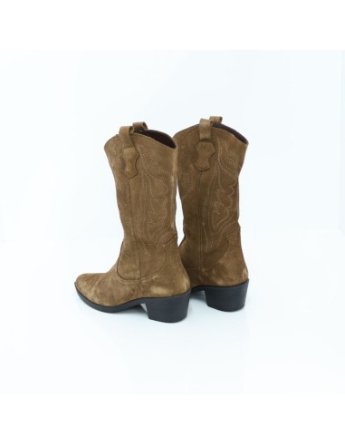 Botas de mujer de ante con costura en contraste color cuero