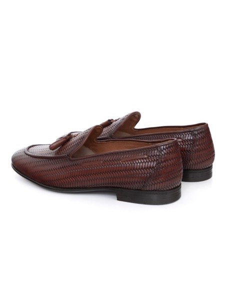 Mocasín de piel con borlas color marrón