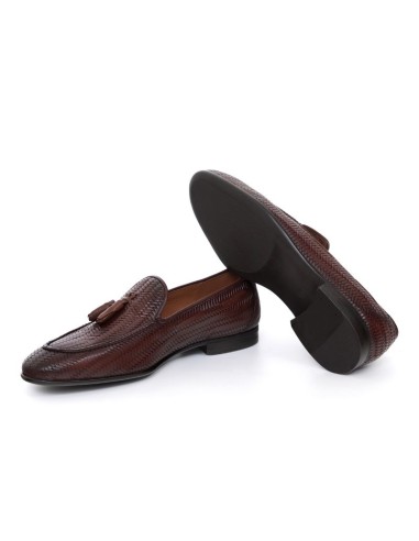 Mocasín de piel con borlas color marrón