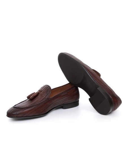 Mocasín de piel con borlas color marrón