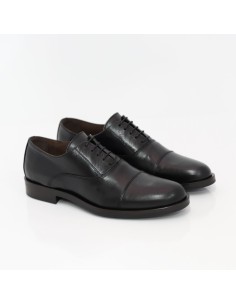 Black leather Oxford