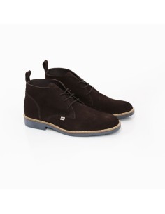 Brown suede boot