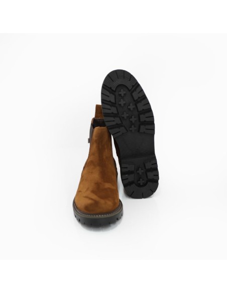 Botines Chelsea de ante con elástico lateral color cuero