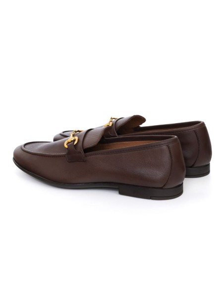 Mocasín de piel de piso antideslizante color marrón