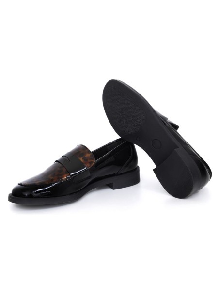 Brown leather women's mocassins