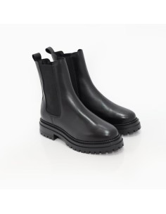 Botas de mujer de piel con aplique metálico color negro