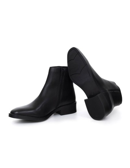 Botines de mujer de piel acabado a mano color negro