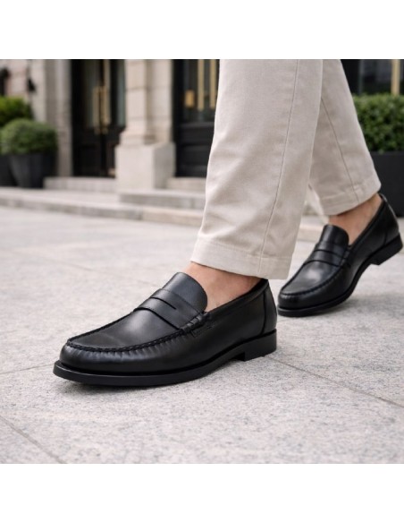 Black leather Castellanos