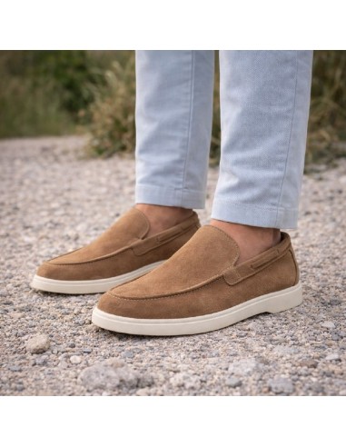 Mocasín de ante liso color cuero