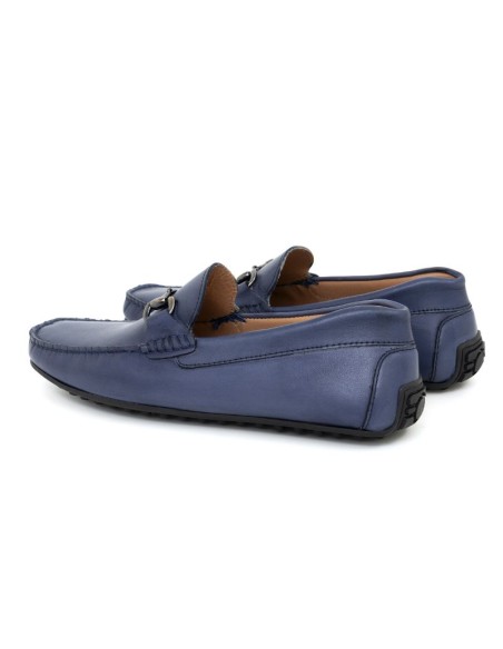 Mocasín de piel con hebilla color azul