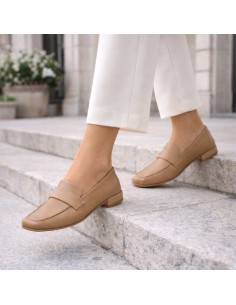 Beige leather women's moccasins