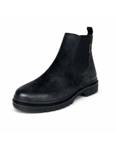 Black leather boot 2