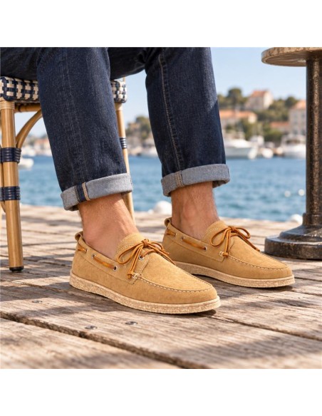 Náutico de nobuck con cordón de piel color beige