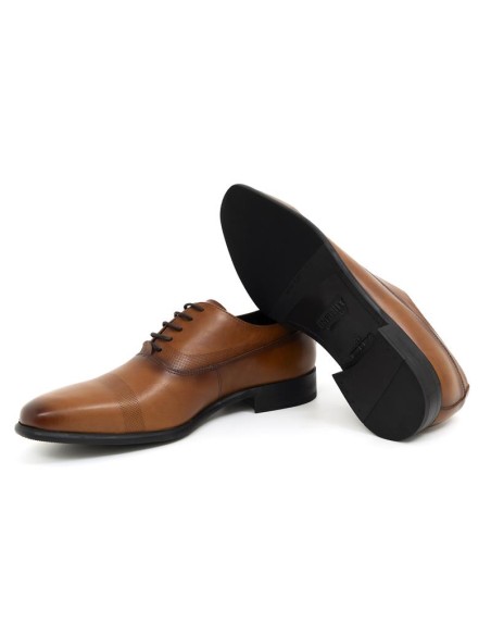 Oxford de charol con plantilla extraible color cuero