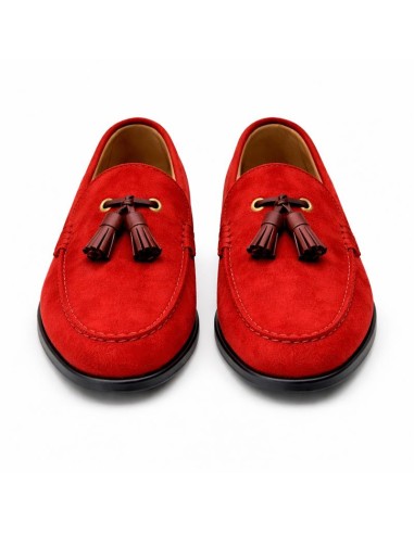 Mocasín de ante con borlas color rojo