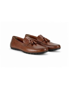 Mocasín de piel con borlas color marrón 2