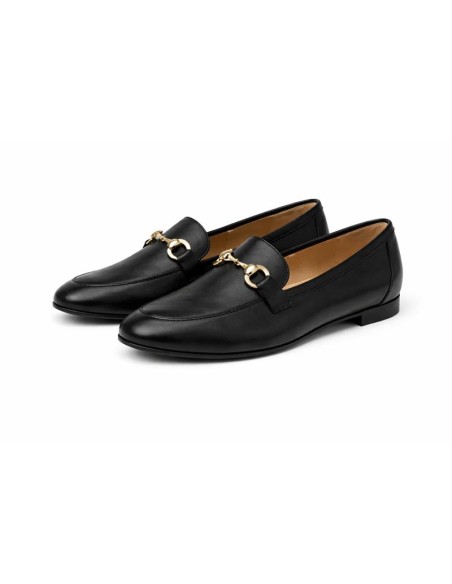 Mocasines de mujer de piel con aplique metálico color negro