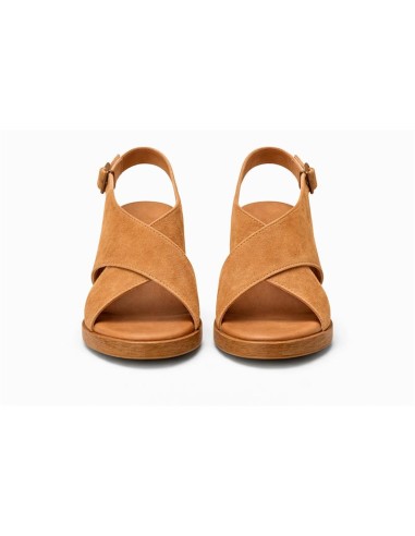 Sandalias de mujer de ante con hebilla color cuero
