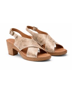 Sandalias de mujer de piel con hebilla color beige 2