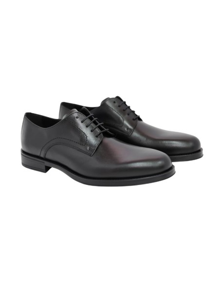 Derby de piel liso color negro