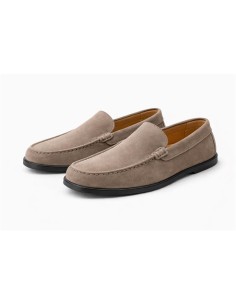 Mocasín de ante de piso antideslizante color beige
