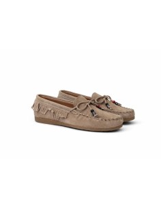 Mocasines de mujer de ante con remaches color beige