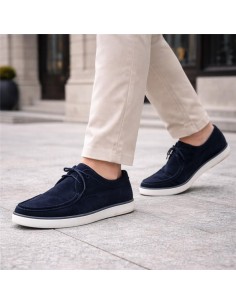 Mocasín de ante con cordón de piel color azul